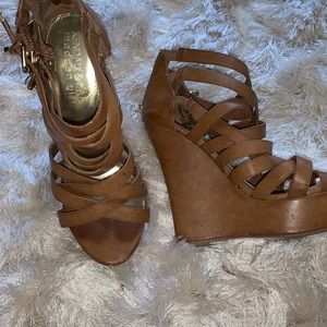 Tan Kendall & kyley Madden girl  wedge - size 7.5